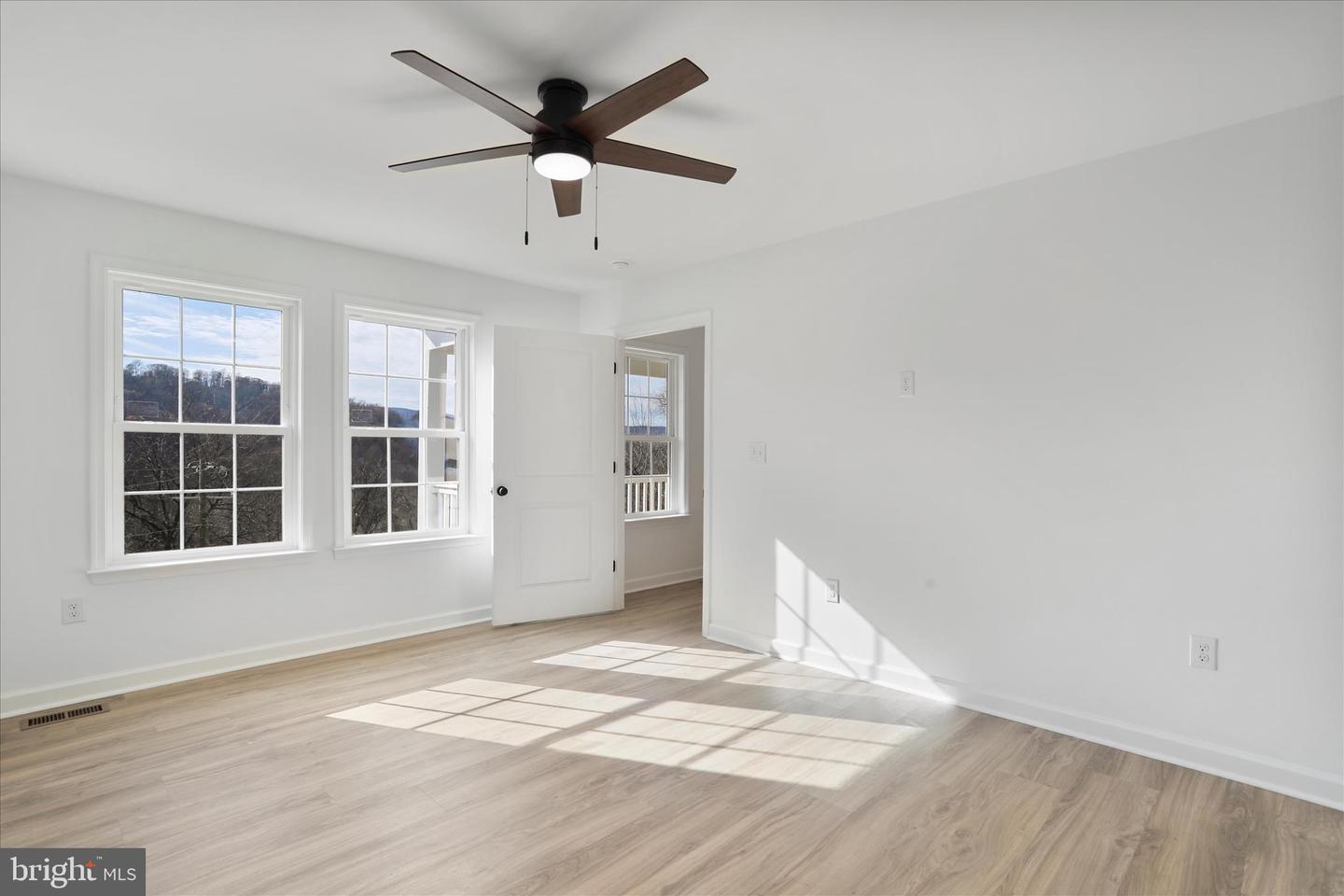 66 BLUEJAY CT, FRONT ROYAL, Virginia 22630, 3 Bedrooms Bedrooms, ,2 BathroomsBathrooms,Residential,For sale,66 BLUEJAY CT,VAWR2012116 MLS # VAWR2012116