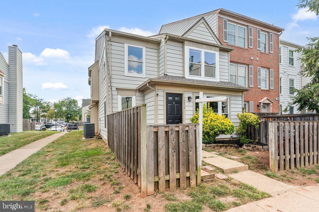 10470 PARADISE CT, MANASSAS, Virginia 20109, 3 Bedrooms Bedrooms, 5 Rooms Rooms,2 BathroomsBathrooms,Residential,For sale,10470 PARADISE CT,VAPW2102732 MLS # VAPW2102732