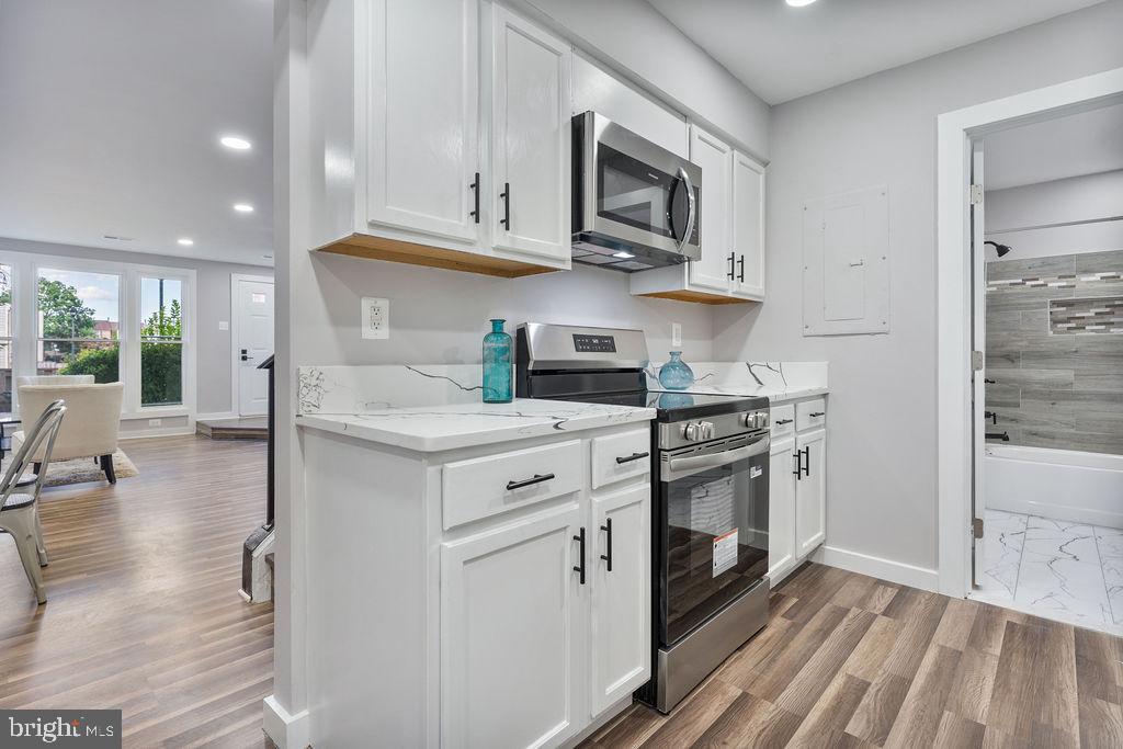 10470 PARADISE CT, MANASSAS, Virginia 20109, 3 Bedrooms Bedrooms, 5 Rooms Rooms,2 BathroomsBathrooms,Residential,For sale,10470 PARADISE CT,VAPW2102732 MLS # VAPW2102732