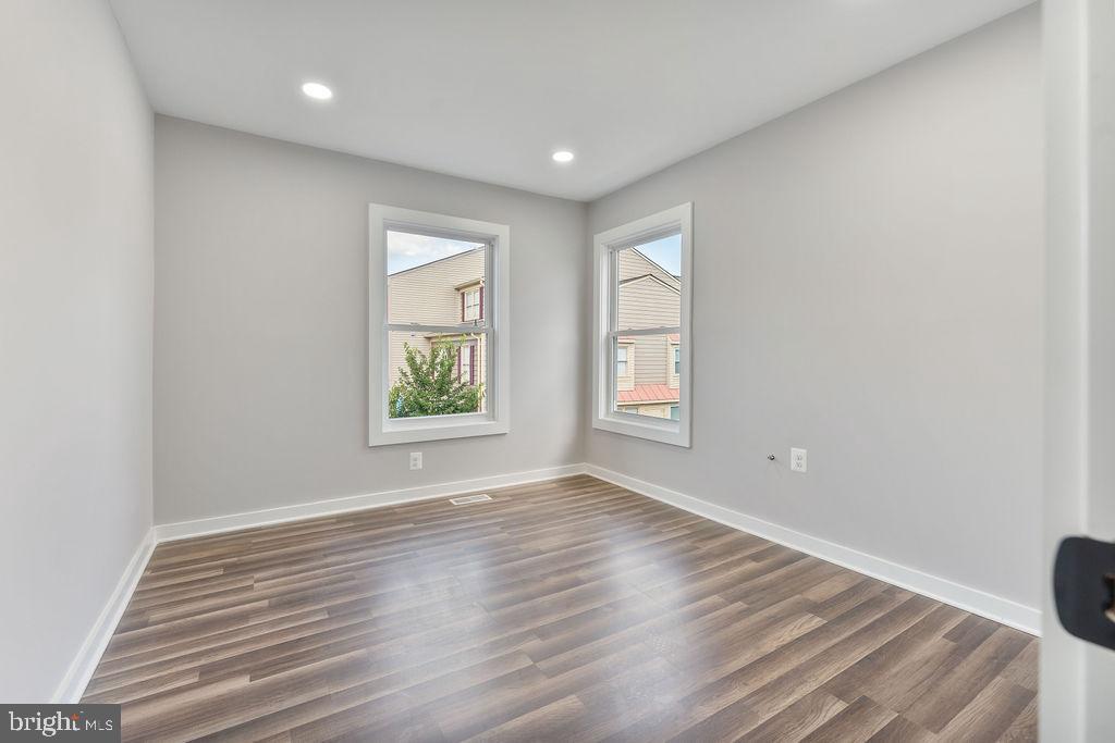 10470 PARADISE CT, MANASSAS, Virginia 20109, 3 Bedrooms Bedrooms, 5 Rooms Rooms,2 BathroomsBathrooms,Residential,For sale,10470 PARADISE CT,VAPW2102732 MLS # VAPW2102732