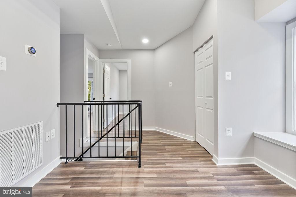 10470 PARADISE CT, MANASSAS, Virginia 20109, 3 Bedrooms Bedrooms, 5 Rooms Rooms,2 BathroomsBathrooms,Residential,For sale,10470 PARADISE CT,VAPW2102732 MLS # VAPW2102732