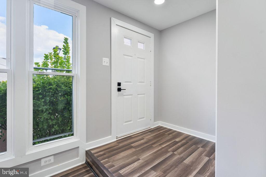 10470 PARADISE CT, MANASSAS, Virginia 20109, 3 Bedrooms Bedrooms, 5 Rooms Rooms,2 BathroomsBathrooms,Residential,For sale,10470 PARADISE CT,VAPW2102732 MLS # VAPW2102732