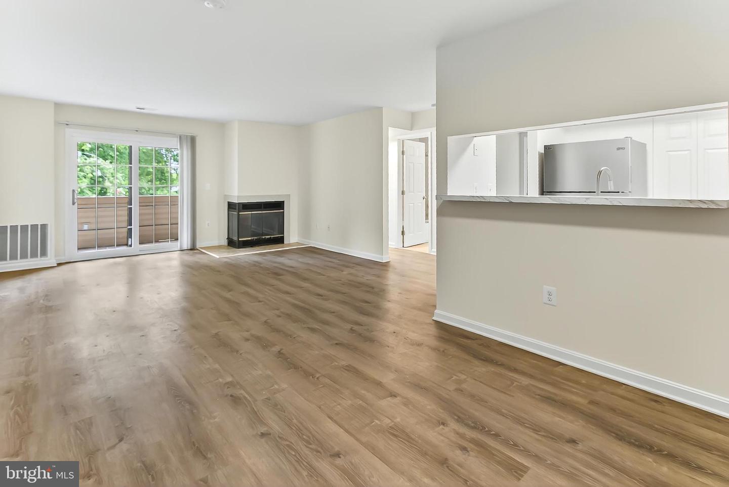 6925 MARY CAROLINE CIRCLE #H, ALEXANDRIA, Virginia 22310, 2 Bedrooms Bedrooms, ,2 BathroomsBathrooms,Residential,For sale,6925 MARY CAROLINE CIRCLE #H,VAFX2263670 MLS # VAFX2263670