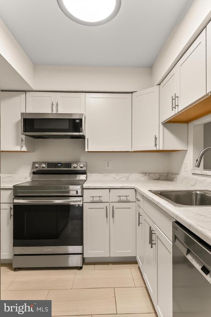 6925 MARY CAROLINE CIRCLE #H, ALEXANDRIA, Virginia 22310, 2 Bedrooms Bedrooms, ,2 BathroomsBathrooms,Residential,For sale,6925 MARY CAROLINE CIRCLE #H,VAFX2263670 MLS # VAFX2263670