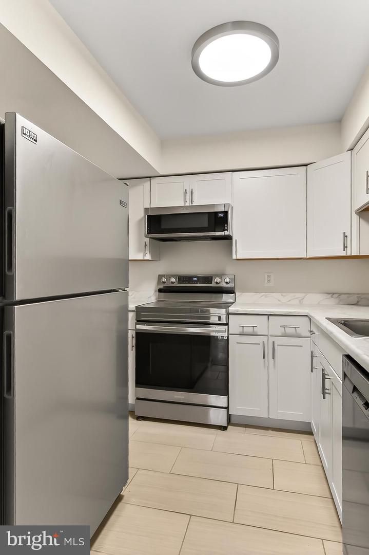 6925 MARY CAROLINE CIRCLE #H, ALEXANDRIA, Virginia 22310, 2 Bedrooms Bedrooms, ,2 BathroomsBathrooms,Residential,For sale,6925 MARY CAROLINE CIRCLE #H,VAFX2263670 MLS # VAFX2263670