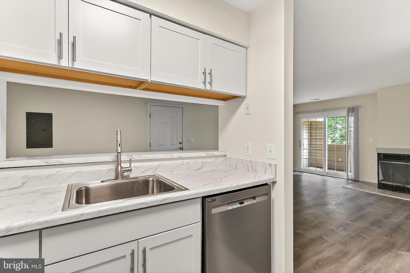 6925 MARY CAROLINE CIRCLE #H, ALEXANDRIA, Virginia 22310, 2 Bedrooms Bedrooms, ,2 BathroomsBathrooms,Residential,For sale,6925 MARY CAROLINE CIRCLE #H,VAFX2263670 MLS # VAFX2263670
