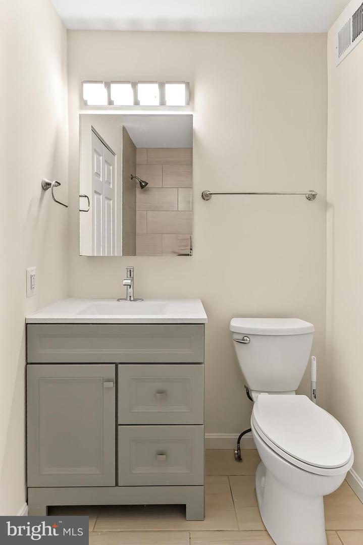6925 MARY CAROLINE CIRCLE #H, ALEXANDRIA, Virginia 22310, 2 Bedrooms Bedrooms, ,2 BathroomsBathrooms,Residential,For sale,6925 MARY CAROLINE CIRCLE #H,VAFX2263670 MLS # VAFX2263670