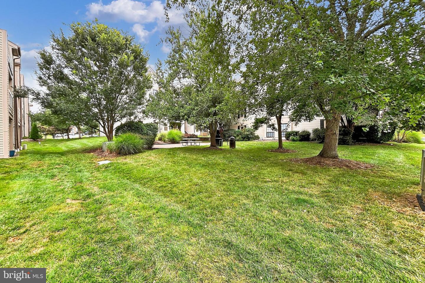 6925 MARY CAROLINE CIRCLE #H, ALEXANDRIA, Virginia 22310, 2 Bedrooms Bedrooms, ,2 BathroomsBathrooms,Residential,For sale,6925 MARY CAROLINE CIRCLE #H,VAFX2263670 MLS # VAFX2263670