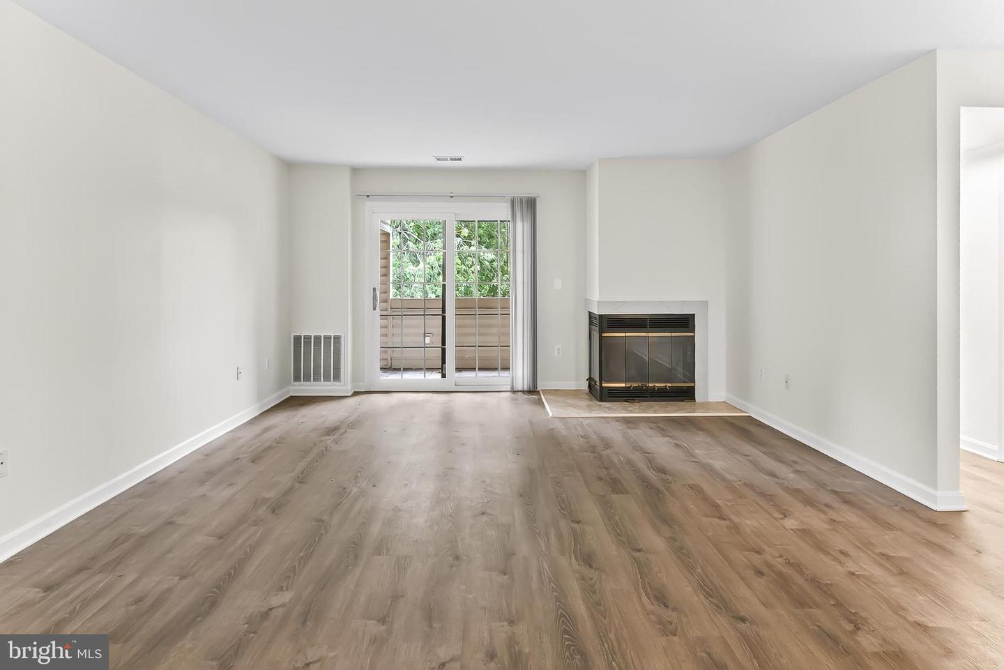 6925 MARY CAROLINE CIRCLE #H, ALEXANDRIA, Virginia 22310, 2 Bedrooms Bedrooms, ,2 BathroomsBathrooms,Residential,For sale,6925 MARY CAROLINE CIRCLE #H,VAFX2263670 MLS # VAFX2263670