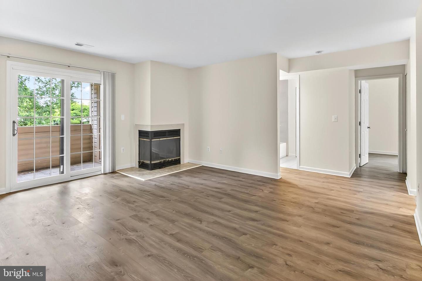 6925 MARY CAROLINE CIRCLE #H, ALEXANDRIA, Virginia 22310, 2 Bedrooms Bedrooms, ,2 BathroomsBathrooms,Residential,For sale,6925 MARY CAROLINE CIRCLE #H,VAFX2263670 MLS # VAFX2263670