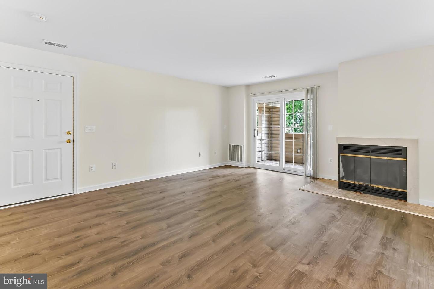 6925 MARY CAROLINE CIRCLE #H, ALEXANDRIA, Virginia 22310, 2 Bedrooms Bedrooms, ,2 BathroomsBathrooms,Residential,For sale,6925 MARY CAROLINE CIRCLE #H,VAFX2263670 MLS # VAFX2263670