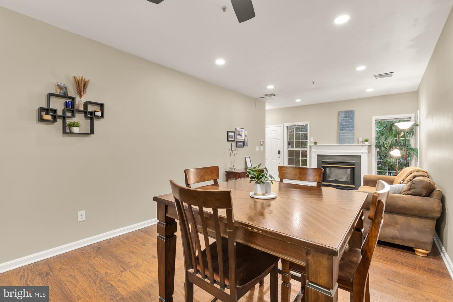 2356 GARNETT DR #1, ALEXANDRIA, Virginia 22311, 1 Bedroom Bedrooms, ,1 BathroomBathrooms,Residential,For sale,2356 GARNETT DR #1,VAAX2049056 MLS # VAAX2049056