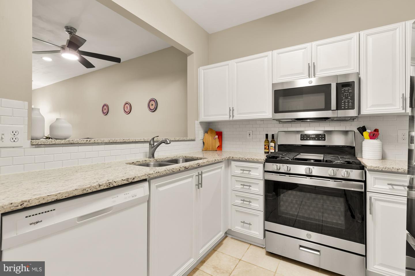 2356 GARNETT DR #1, ALEXANDRIA, Virginia 22311, 1 Bedroom Bedrooms, ,1 BathroomBathrooms,Residential,For sale,2356 GARNETT DR #1,VAAX2049056 MLS # VAAX2049056