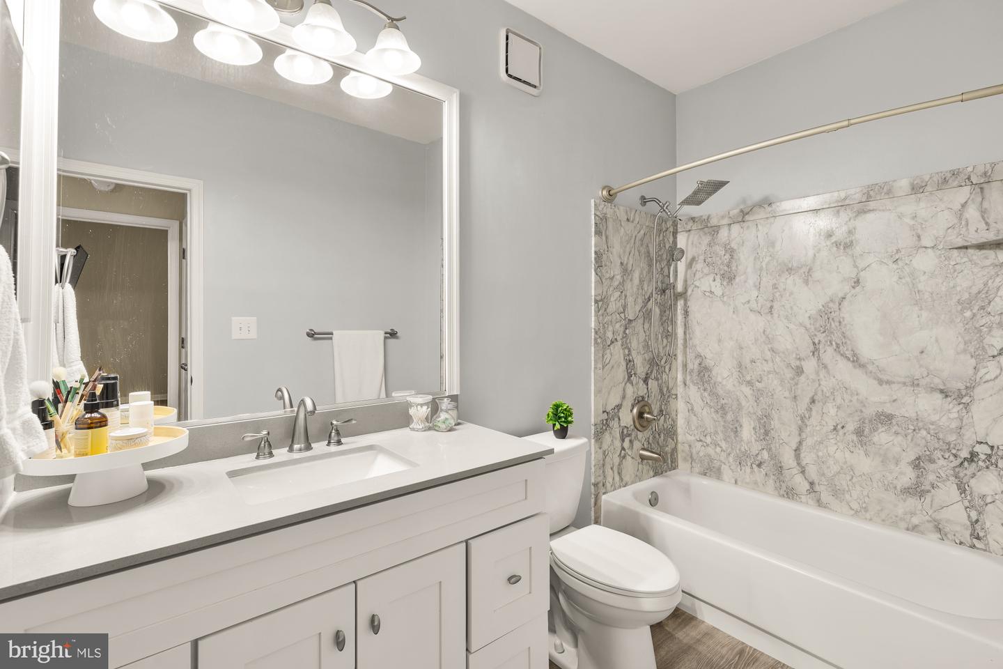 2356 GARNETT DR #1, ALEXANDRIA, Virginia 22311, 1 Bedroom Bedrooms, ,1 BathroomBathrooms,Residential,For sale,2356 GARNETT DR #1,VAAX2049056 MLS # VAAX2049056