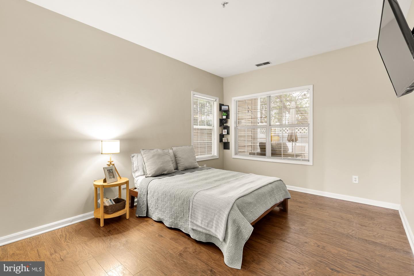 2356 GARNETT DR #1, ALEXANDRIA, Virginia 22311, 1 Bedroom Bedrooms, ,1 BathroomBathrooms,Residential,For sale,2356 GARNETT DR #1,VAAX2049056 MLS # VAAX2049056