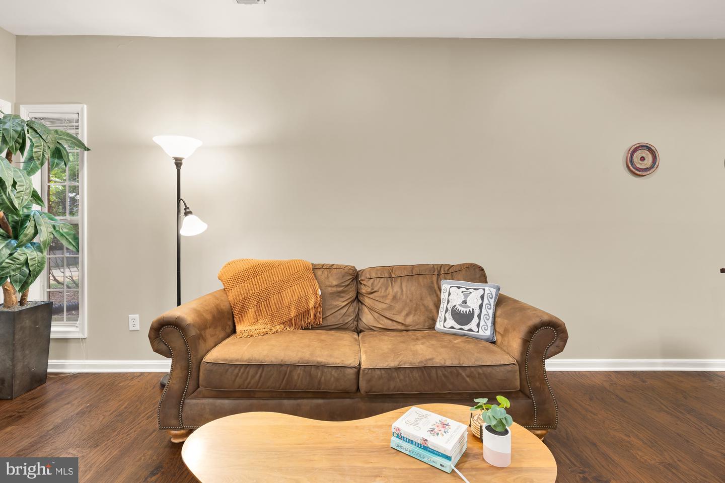 2356 GARNETT DR #1, ALEXANDRIA, Virginia 22311, 1 Bedroom Bedrooms, ,1 BathroomBathrooms,Residential,For sale,2356 GARNETT DR #1,VAAX2049056 MLS # VAAX2049056