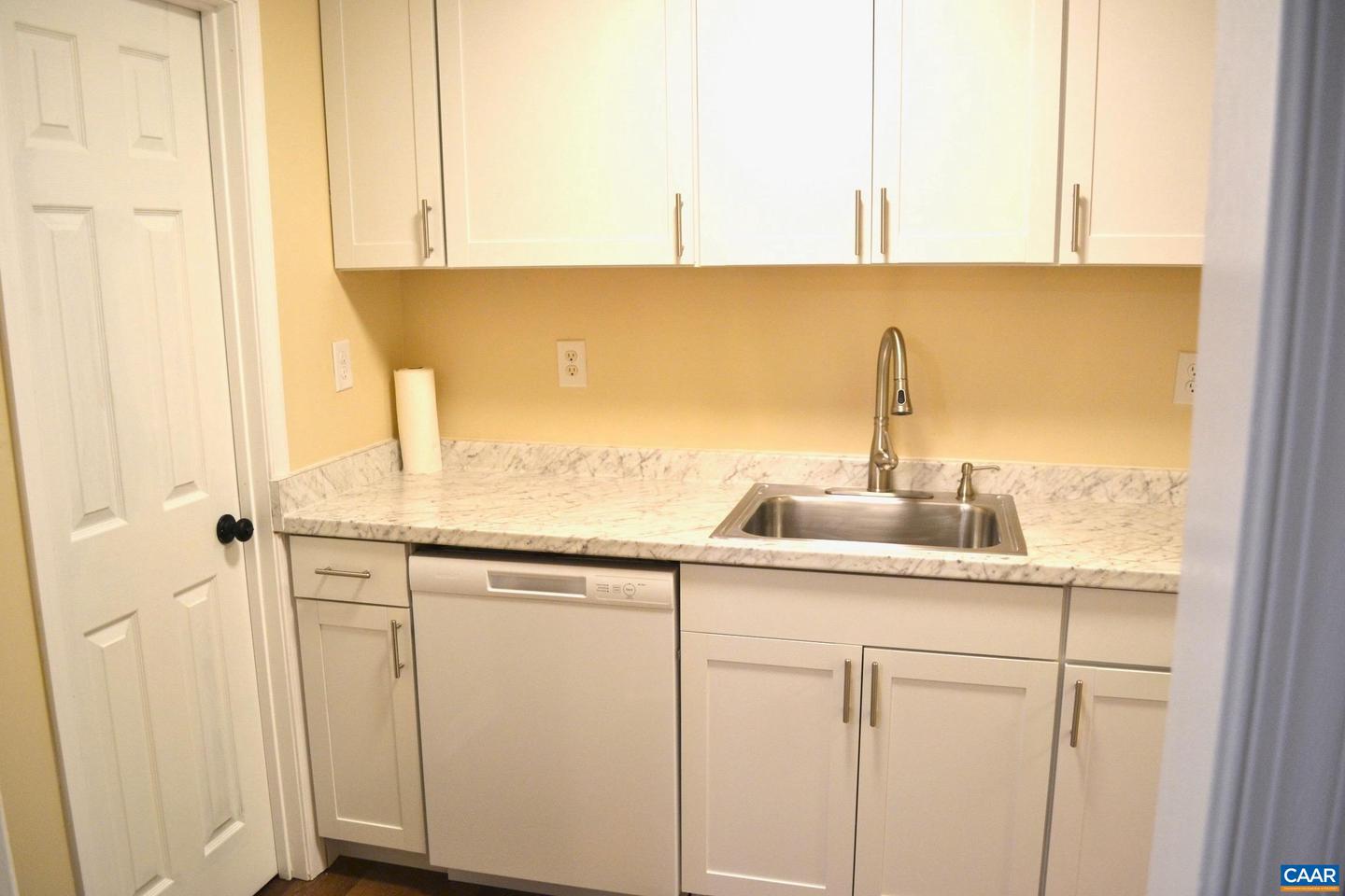 2517 HYDRAULIC RD #66, CHARLOTTESVILLE, Virginia 22901, 2 Bedrooms Bedrooms, ,1 BathroomBathrooms,Residential,For sale,2517 HYDRAULIC RD #66,668320 MLS # 668320