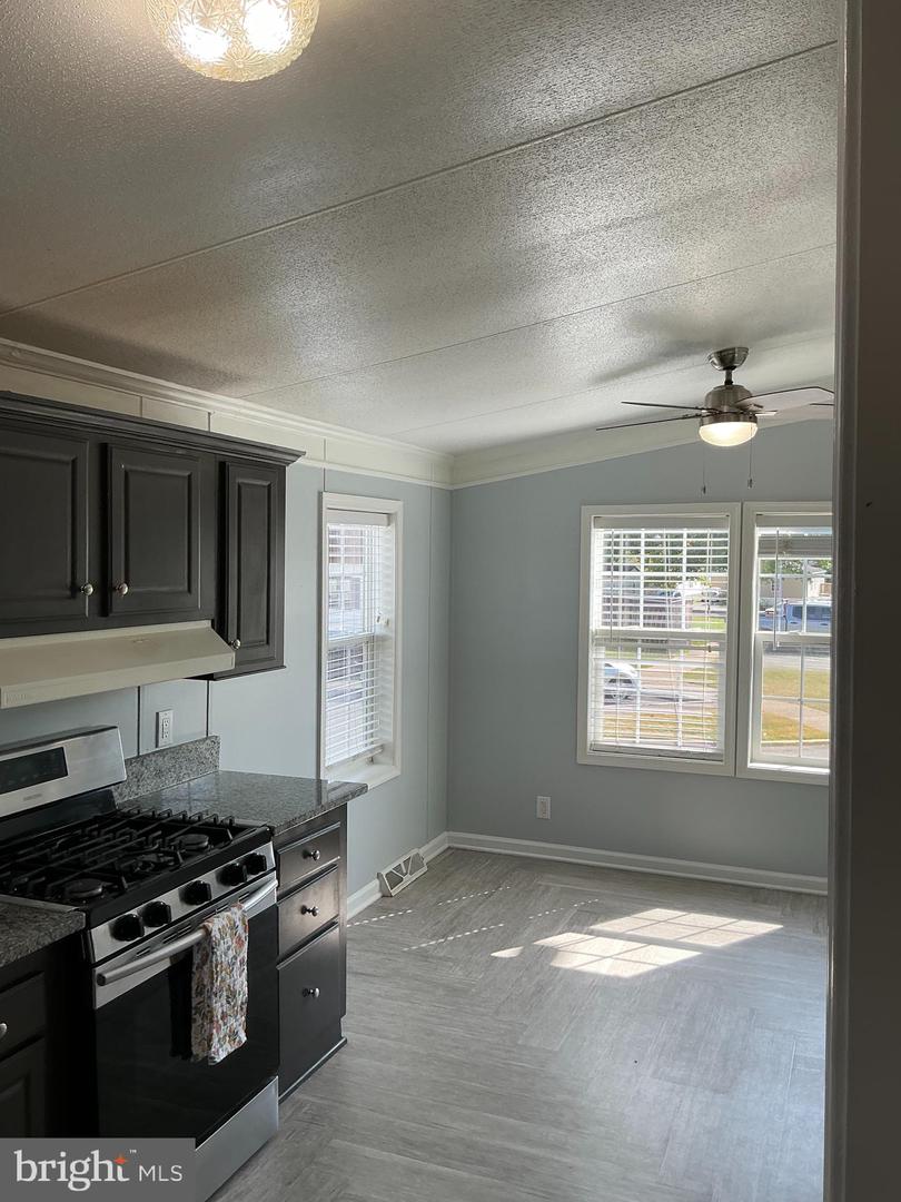 4 PRINCE WILLIAM CIRCLE, DUMFRIES, Virginia 22026, 3 Bedrooms Bedrooms, ,2 BathroomsBathrooms,Residential,For sale,4 PRINCE WILLIAM CIRCLE,VAPW2102810 MLS # VAPW2102810