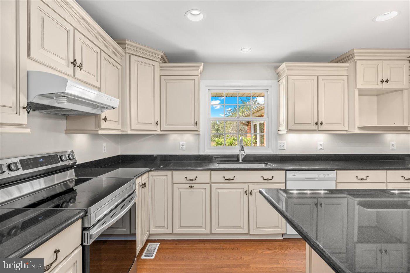 45 BOWLING FARM LN, FREDERICKSBURG, Virginia 22406, 4 Bedrooms Bedrooms, ,3 BathroomsBathrooms,Residential,For sale,45 BOWLING FARM LN,VAST2042220 MLS # VAST2042220