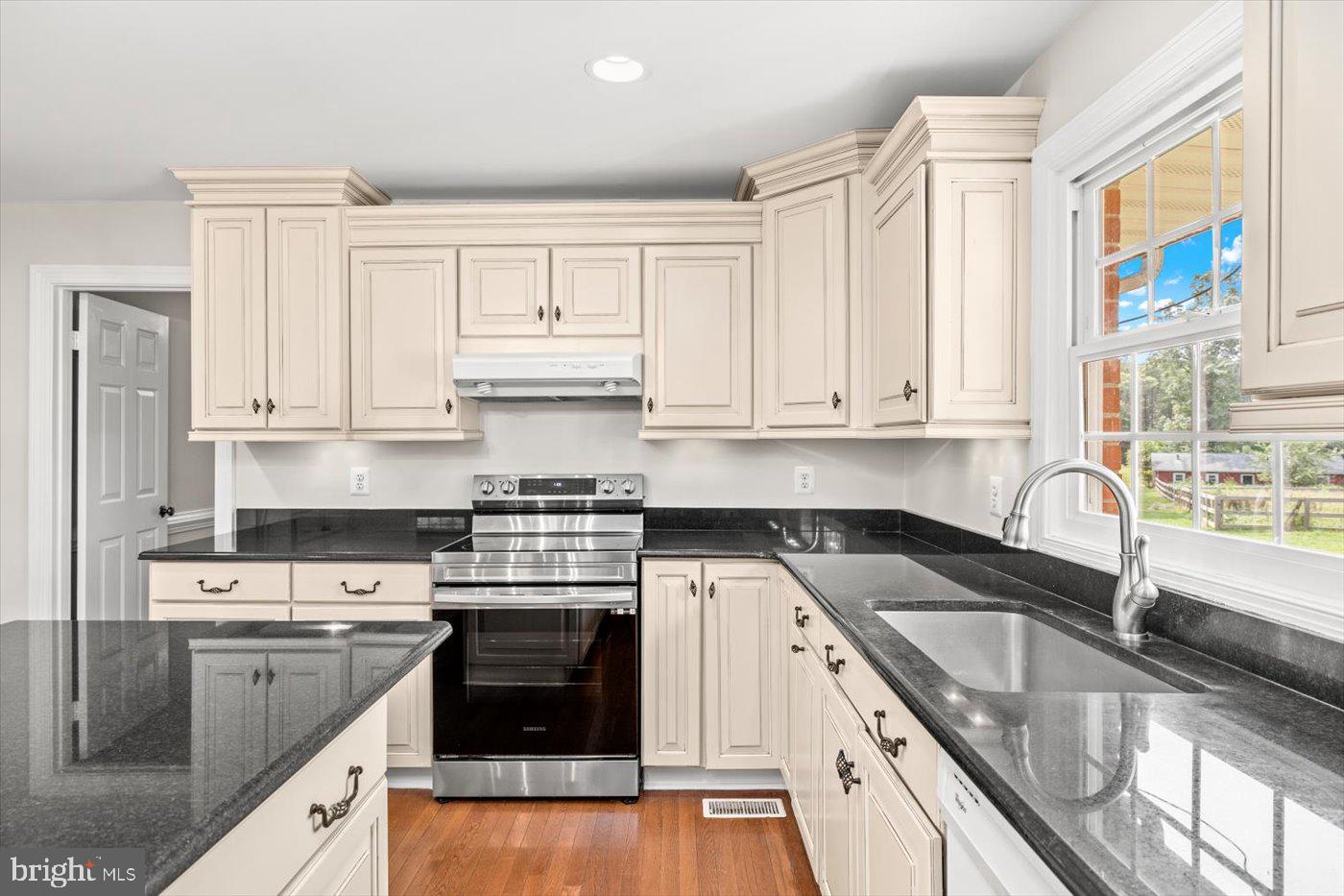 45 BOWLING FARM LN, FREDERICKSBURG, Virginia 22406, 4 Bedrooms Bedrooms, ,3 BathroomsBathrooms,Residential,For sale,45 BOWLING FARM LN,VAST2042220 MLS # VAST2042220