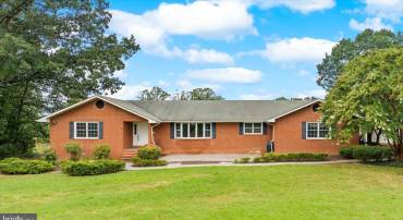 45 BOWLING FARM LN, FREDERICKSBURG, Virginia 22406, 4 Bedrooms Bedrooms, ,3 BathroomsBathrooms,Residential,For sale,45 BOWLING FARM LN,VAST2042220 MLS # VAST2042220