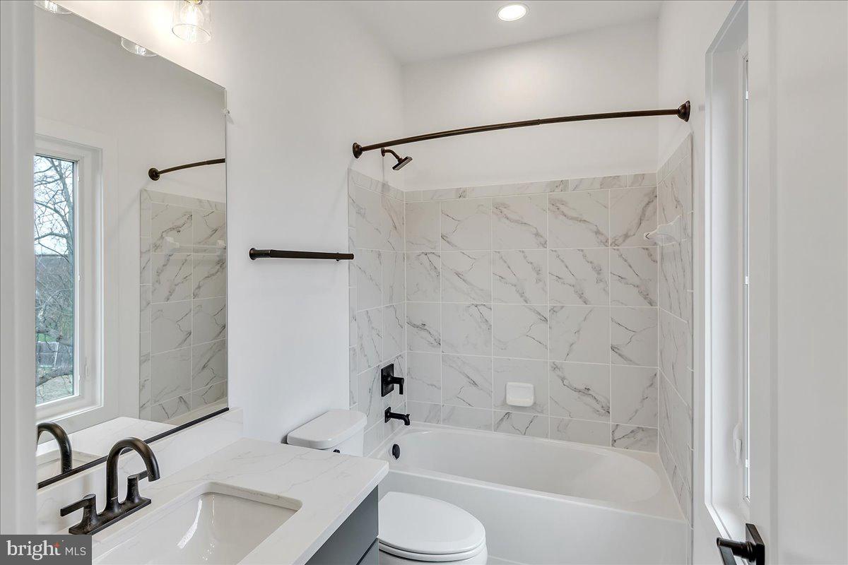 3499 AUDUBON COVE, HERNDON, Virginia 20171, 4 Bedrooms Bedrooms, ,5 BathroomsBathrooms,Residential,For sale,3499 AUDUBON COVE,VAFX2263878 MLS # VAFX2263878