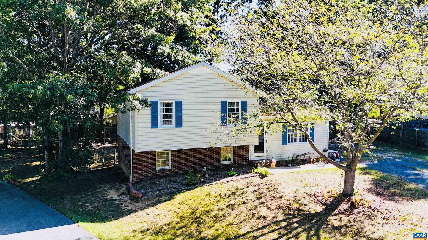 16 KINGSTON CT, STUARTS DRAFT, Virginia 24477, 4 Bedrooms Bedrooms, ,3 BathroomsBathrooms,Residential,For sale,16 KINGSTON CT,668338 MLS # 668338