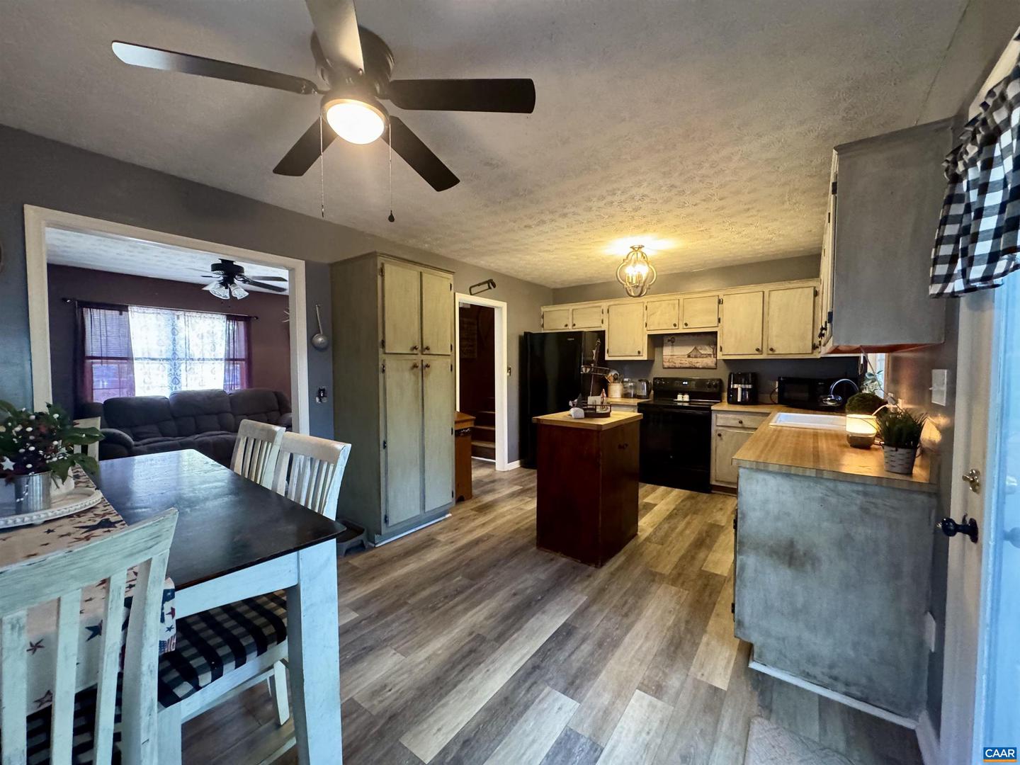 16 KINGSTON CT, STUARTS DRAFT, Virginia 24477, 4 Bedrooms Bedrooms, ,3 BathroomsBathrooms,Residential,For sale,16 KINGSTON CT,668338 MLS # 668338