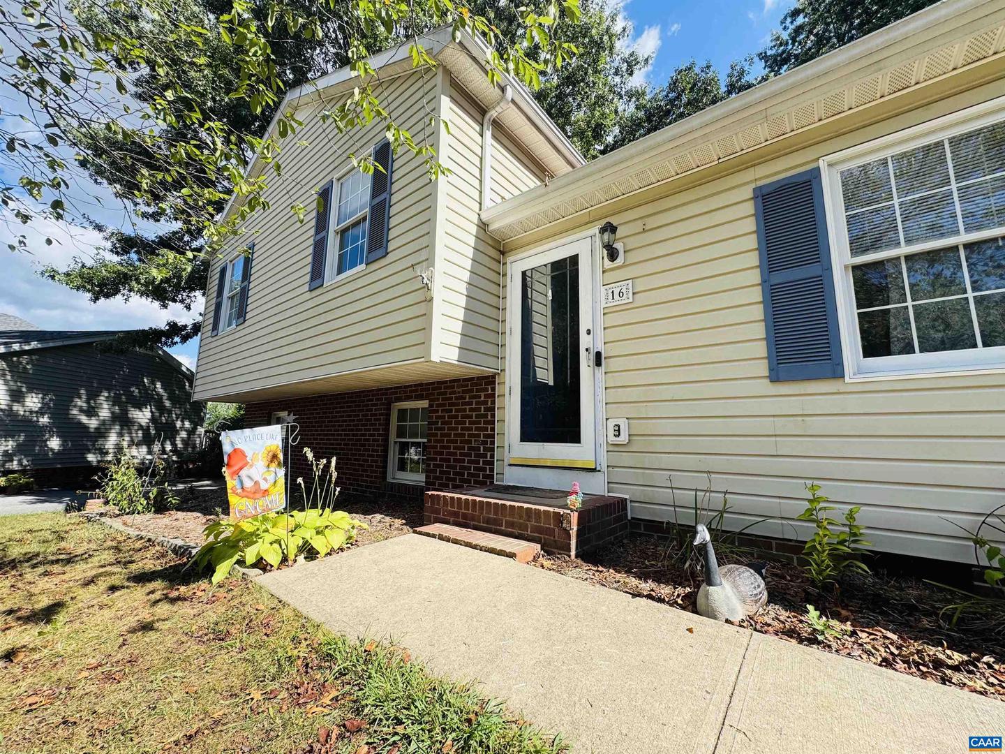 16 KINGSTON CT, STUARTS DRAFT, Virginia 24477, 4 Bedrooms Bedrooms, ,3 BathroomsBathrooms,Residential,For sale,16 KINGSTON CT,668338 MLS # 668338