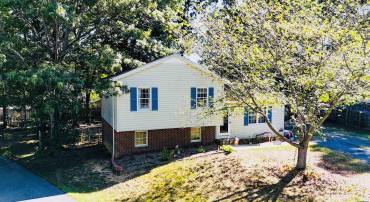 16 KINGSTON CT, STUARTS DRAFT, Virginia 24477, 4 Bedrooms Bedrooms, ,3 BathroomsBathrooms,Residential,For sale,16 KINGSTON CT,668338 MLS # 668338