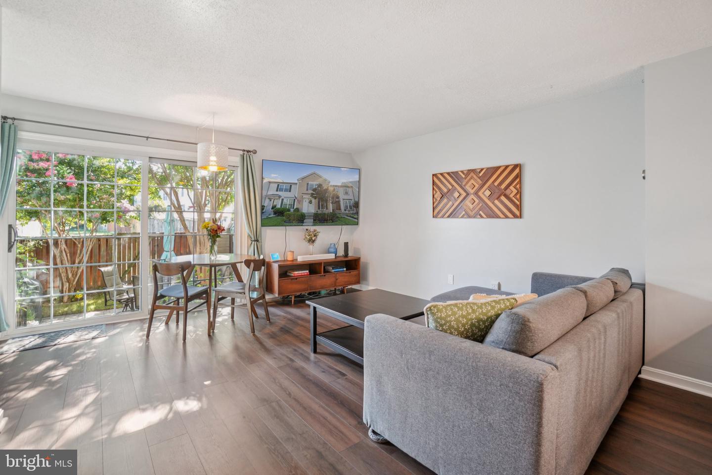 6575 OLD CARRIAGE DR, ALEXANDRIA, Virginia 22315, 2 Bedrooms Bedrooms, ,2 BathroomsBathrooms,Residential,For sale,6575 OLD CARRIAGE DR,VAFX2263920 MLS # VAFX2263920
