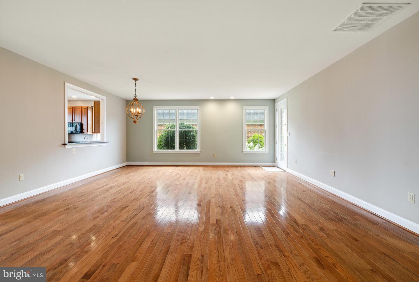 617 REDBUD LN, WOODSTOCK, Virginia 22664, 3 Bedrooms Bedrooms, ,2 BathroomsBathrooms,Residential,For sale,617 REDBUD LN,VASH2011108 MLS # VASH2011108