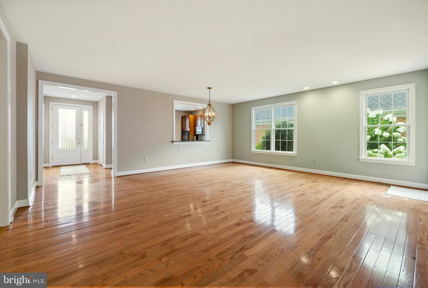 617 REDBUD LN, WOODSTOCK, Virginia 22664, 3 Bedrooms Bedrooms, ,2 BathroomsBathrooms,Residential,For sale,617 REDBUD LN,VASH2011108 MLS # VASH2011108