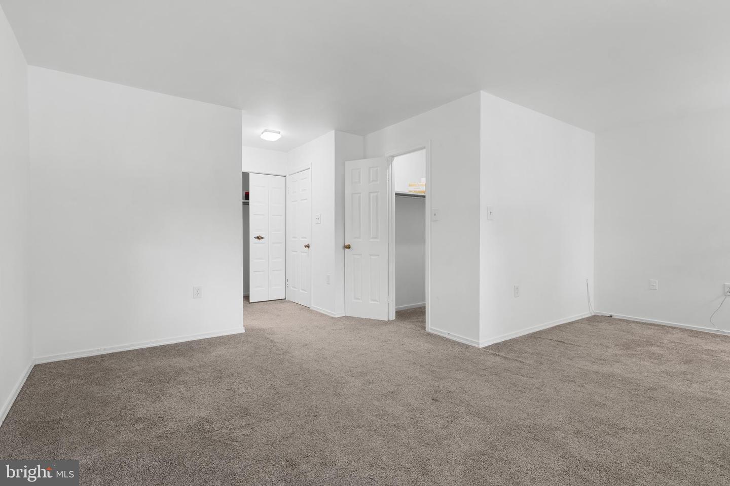 2930 JERMANTOWN RD #13, OAKTON, Virginia 22124, 3 Bedrooms Bedrooms, ,2 BathroomsBathrooms,Residential,For sale,2930 JERMANTOWN RD #13,VAFX2237794 MLS # VAFX2237794
