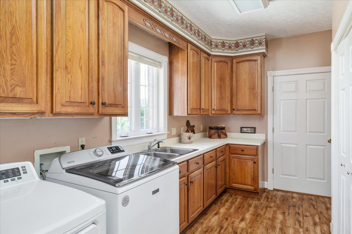 256 CLIFFSIDE DR, EDINBURG, Virginia 22824, 5 Bedrooms Bedrooms, ,5 BathroomsBathrooms,Residential,256 CLIFFSIDE DR,668319 MLS # 668319