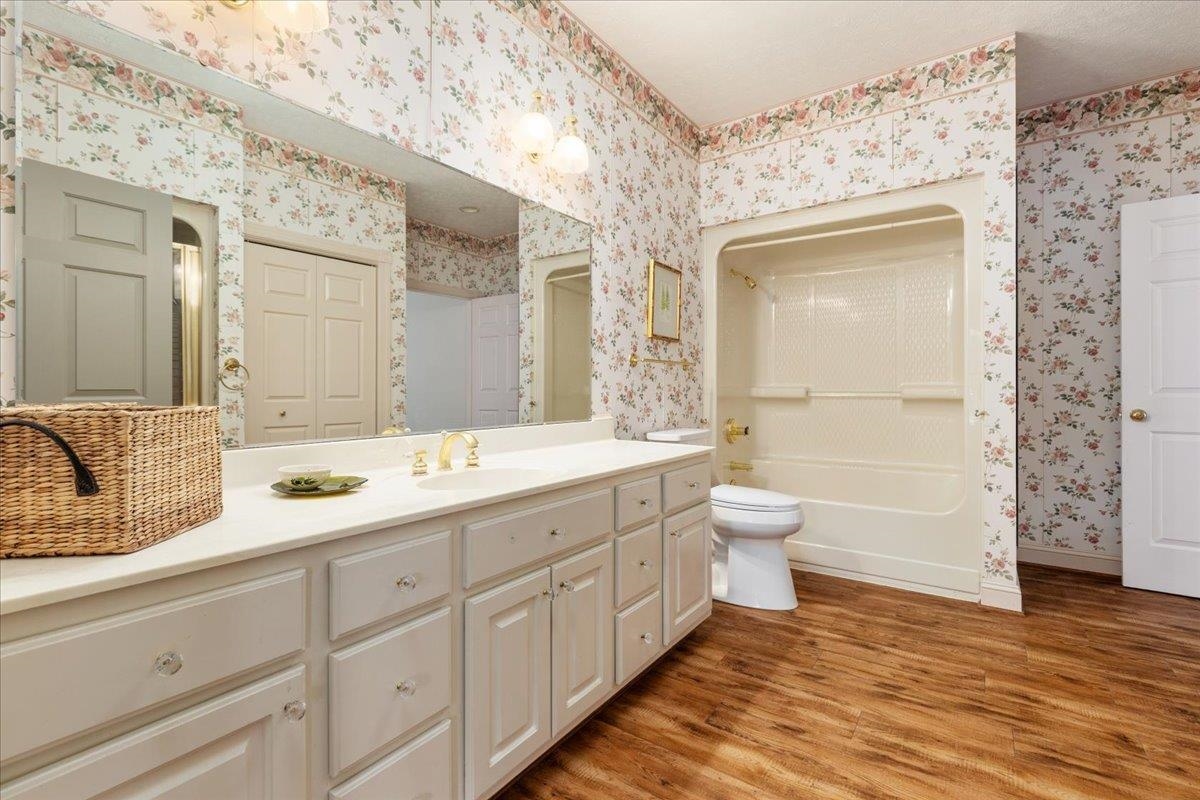 256 CLIFFSIDE DR, EDINBURG, Virginia 22824, 5 Bedrooms Bedrooms, ,5 BathroomsBathrooms,Residential,256 CLIFFSIDE DR,668319 MLS # 668319