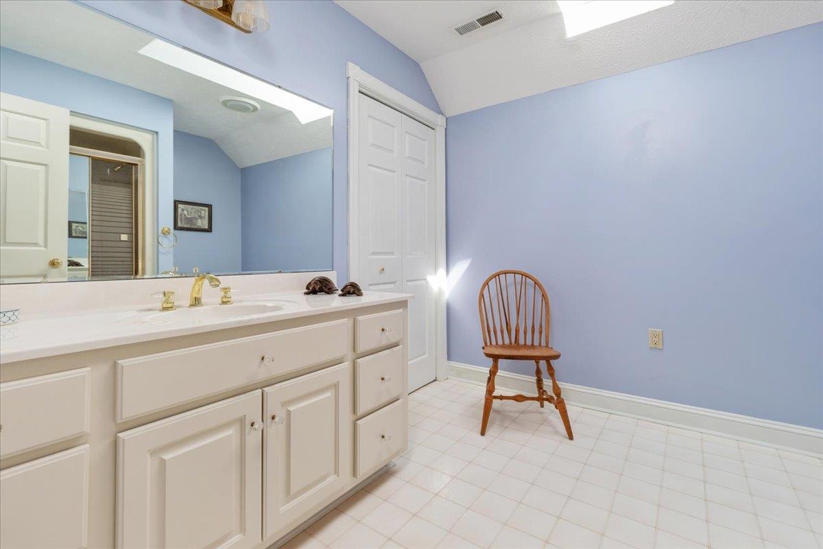 256 CLIFFSIDE DR, EDINBURG, Virginia 22824, 5 Bedrooms Bedrooms, ,5 BathroomsBathrooms,Residential,256 CLIFFSIDE DR,668319 MLS # 668319