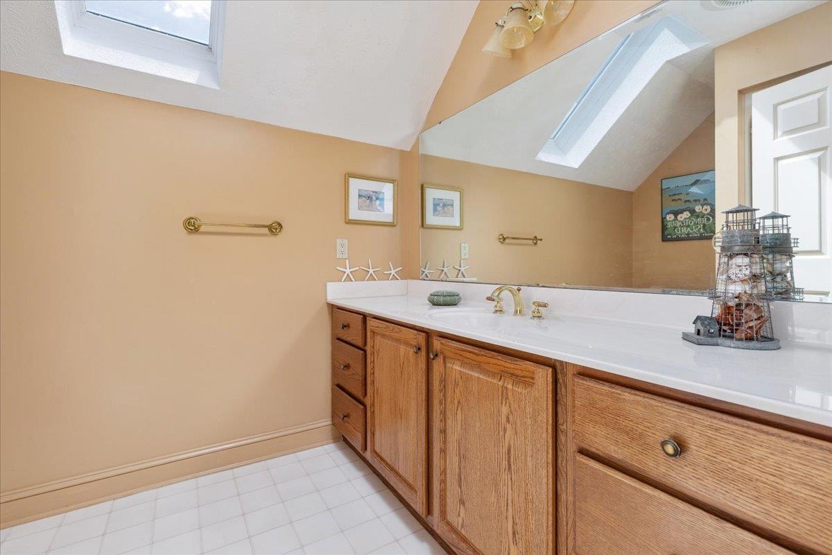 256 CLIFFSIDE DR, EDINBURG, Virginia 22824, 5 Bedrooms Bedrooms, ,5 BathroomsBathrooms,Residential,256 CLIFFSIDE DR,668319 MLS # 668319