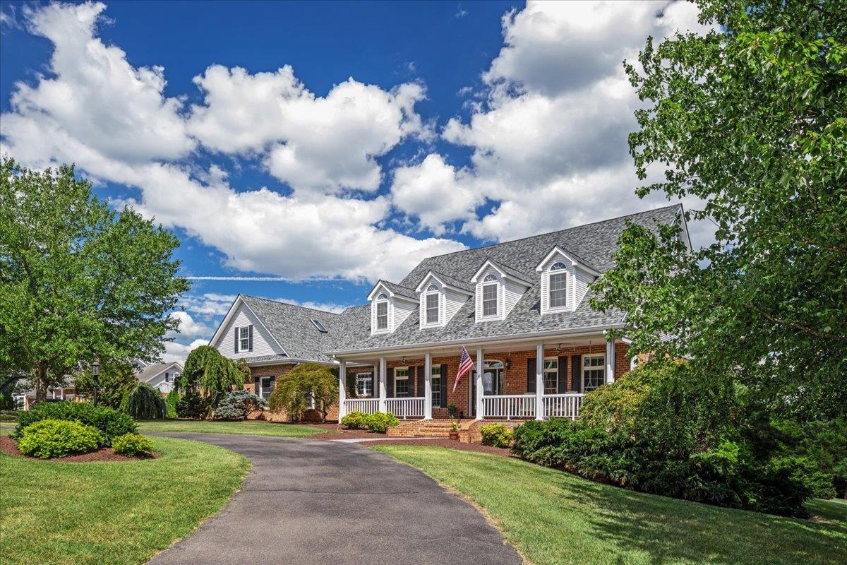 256 CLIFFSIDE DR, EDINBURG, Virginia 22824, 5 Bedrooms Bedrooms, ,5 BathroomsBathrooms,Residential,256 CLIFFSIDE DR,668319 MLS # 668319