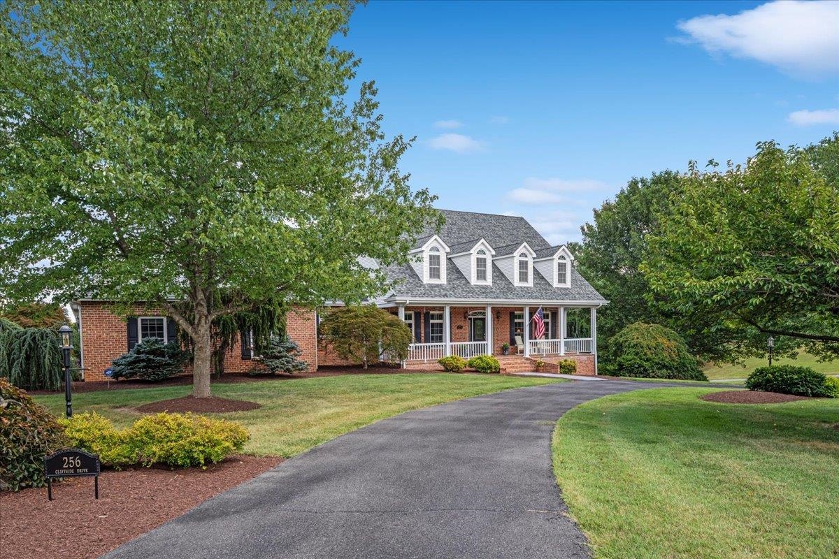 256 CLIFFSIDE DR, EDINBURG, Virginia 22824, 5 Bedrooms Bedrooms, ,5 BathroomsBathrooms,Residential,256 CLIFFSIDE DR,668319 MLS # 668319
