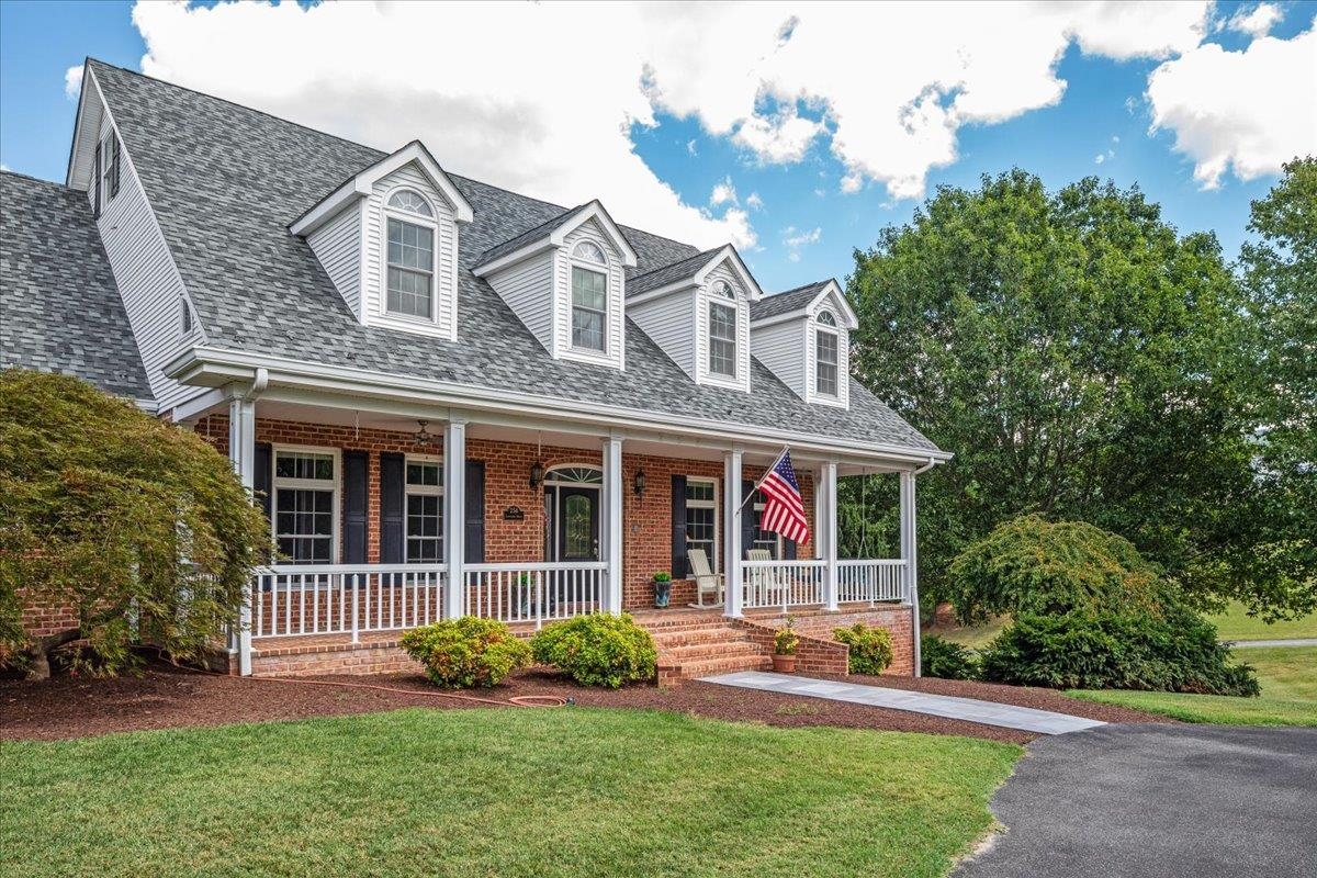 256 CLIFFSIDE DR, EDINBURG, Virginia 22824, 5 Bedrooms Bedrooms, ,5 BathroomsBathrooms,Residential,256 CLIFFSIDE DR,668319 MLS # 668319