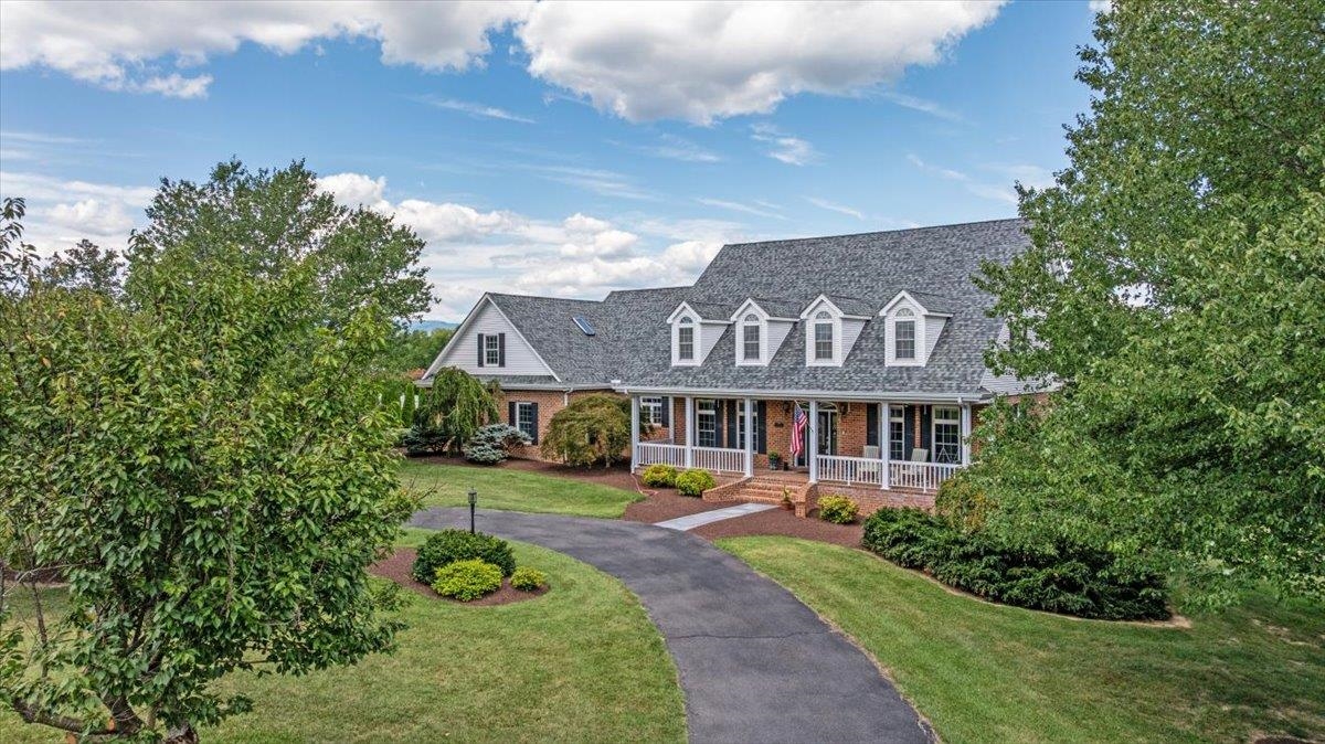 256 CLIFFSIDE DR, EDINBURG, Virginia 22824, 5 Bedrooms Bedrooms, ,5 BathroomsBathrooms,Residential,256 CLIFFSIDE DR,668319 MLS # 668319