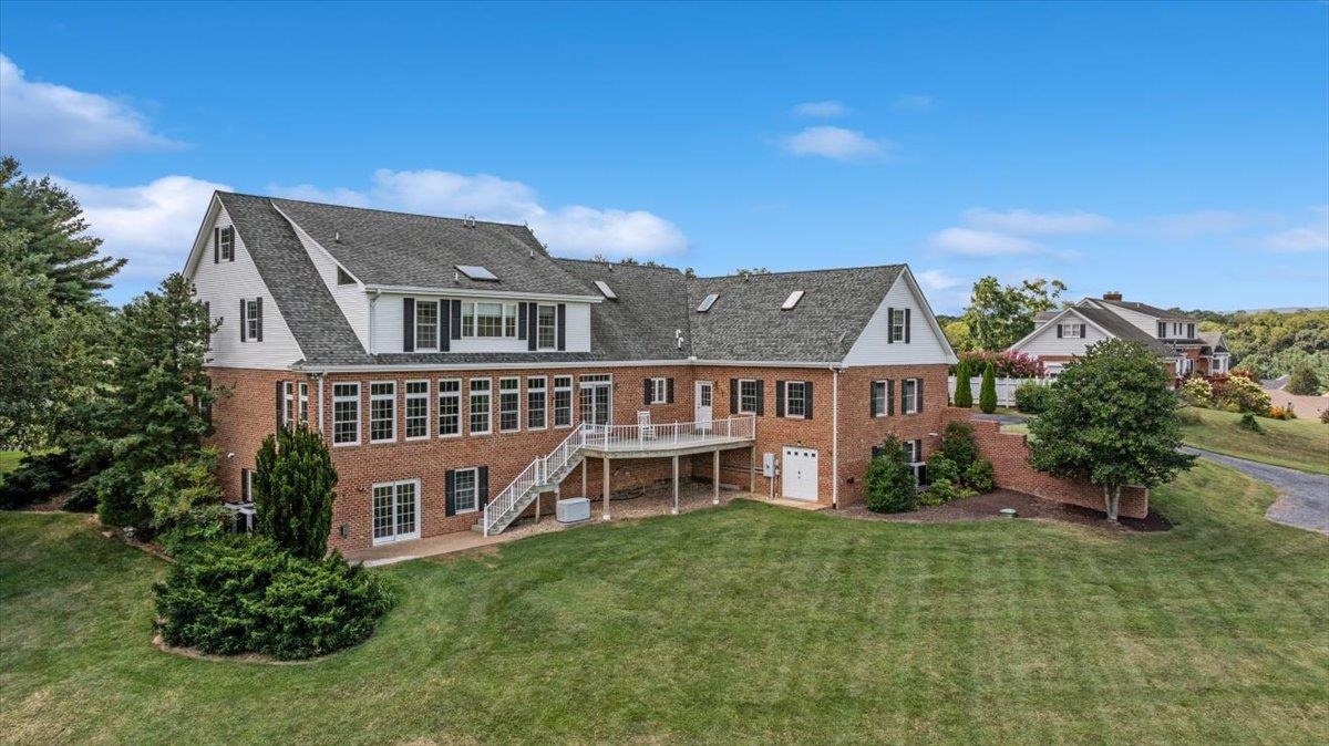 256 CLIFFSIDE DR, EDINBURG, Virginia 22824, 5 Bedrooms Bedrooms, ,5 BathroomsBathrooms,Residential,256 CLIFFSIDE DR,668319 MLS # 668319