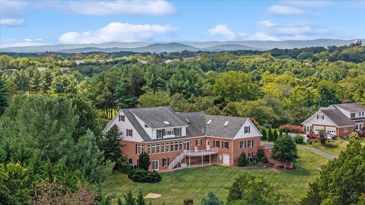 256 CLIFFSIDE DR, EDINBURG, Virginia 22824, 5 Bedrooms Bedrooms, ,5 BathroomsBathrooms,Residential,256 CLIFFSIDE DR,668319 MLS # 668319