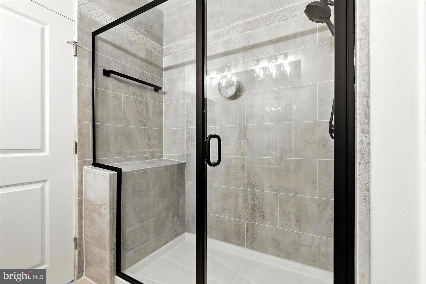 309 HOLLAND LN #222, ALEXANDRIA, Virginia 22314, 2 Bedrooms Bedrooms, ,2 BathroomsBathrooms,Residential,For sale,309 HOLLAND LN #222,VAAX2047282 MLS # VAAX2047282