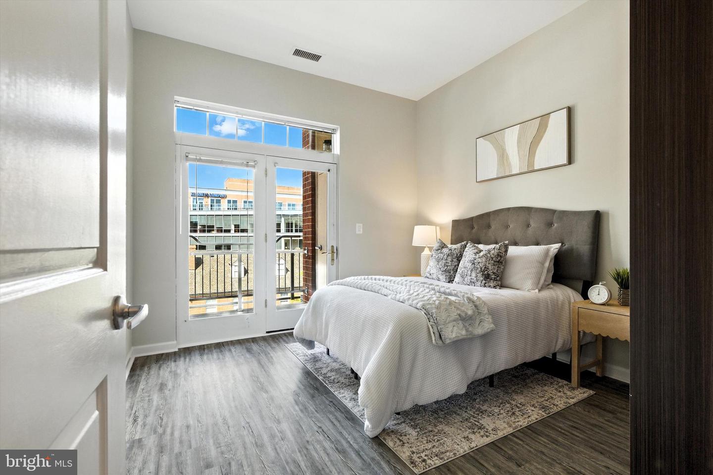 309 HOLLAND LN #222, ALEXANDRIA, Virginia 22314, 2 Bedrooms Bedrooms, ,2 BathroomsBathrooms,Residential,For sale,309 HOLLAND LN #222,VAAX2047282 MLS # VAAX2047282