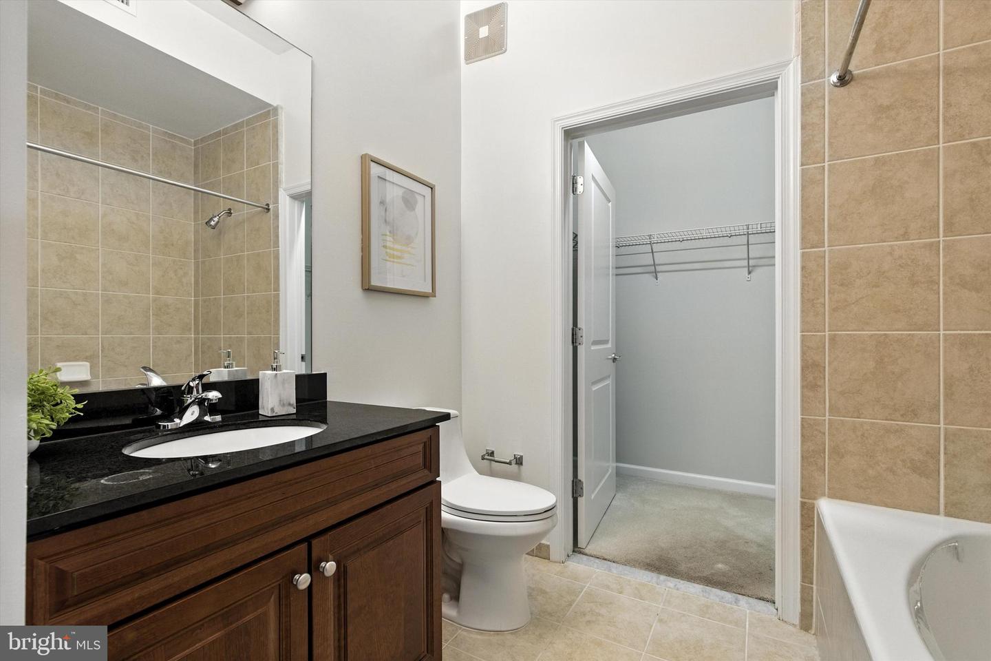 309 HOLLAND LN #222, ALEXANDRIA, Virginia 22314, 2 Bedrooms Bedrooms, ,2 BathroomsBathrooms,Residential,For sale,309 HOLLAND LN #222,VAAX2047282 MLS # VAAX2047282
