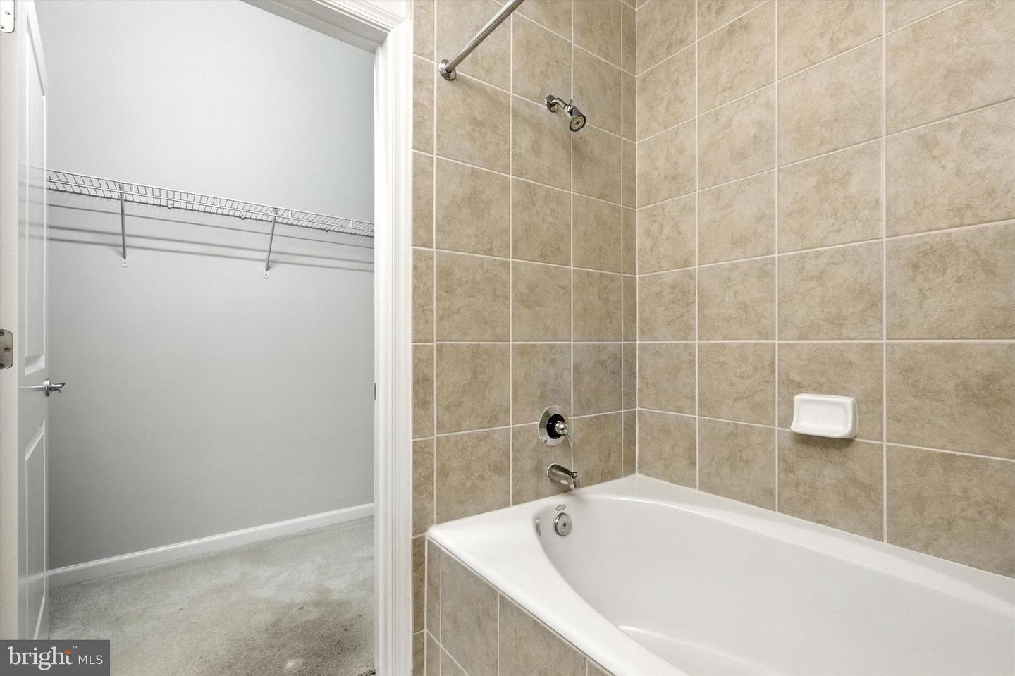 309 HOLLAND LN #222, ALEXANDRIA, Virginia 22314, 2 Bedrooms Bedrooms, ,2 BathroomsBathrooms,Residential,For sale,309 HOLLAND LN #222,VAAX2047282 MLS # VAAX2047282