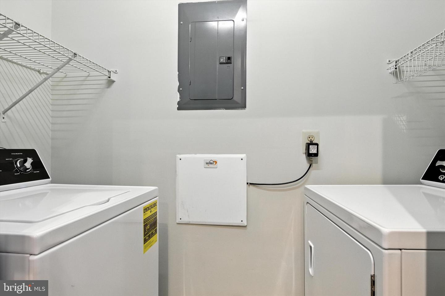 309 HOLLAND LN #222, ALEXANDRIA, Virginia 22314, 2 Bedrooms Bedrooms, ,2 BathroomsBathrooms,Residential,For sale,309 HOLLAND LN #222,VAAX2047282 MLS # VAAX2047282