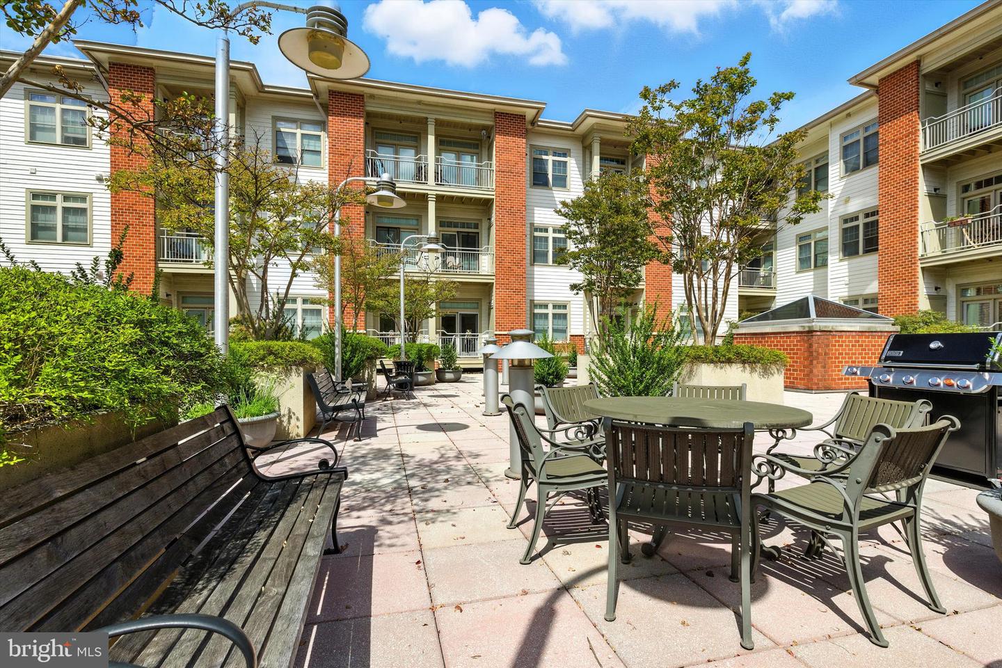 309 HOLLAND LN #222, ALEXANDRIA, Virginia 22314, 2 Bedrooms Bedrooms, ,2 BathroomsBathrooms,Residential,For sale,309 HOLLAND LN #222,VAAX2047282 MLS # VAAX2047282